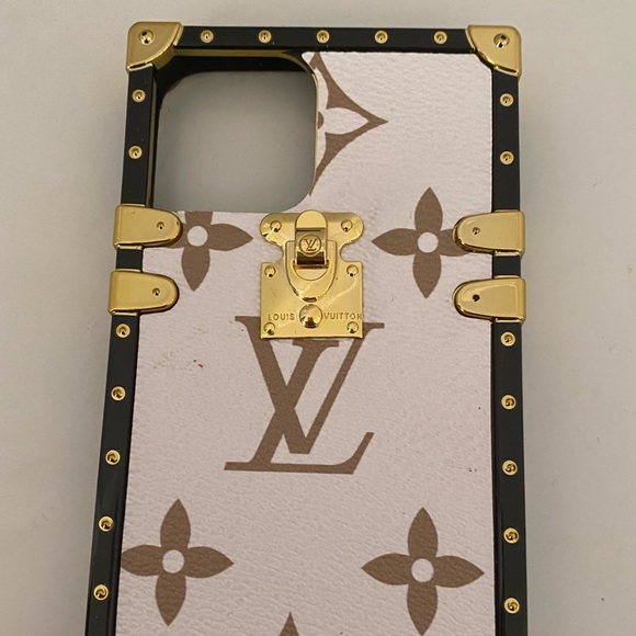 Accessories - Louis Vuitton Phone Case